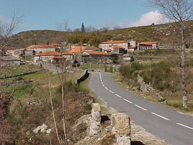 Гостевой дом Casa De Campo Monte Abades Терраш-ди-Бору Экстерьер фото